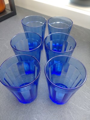 Glas, Vandglas, 6 glas i smuk blå farve. Ca. 9,5 cm høje, diameter ca. 7 cm.  

Sælges samlet for  1
