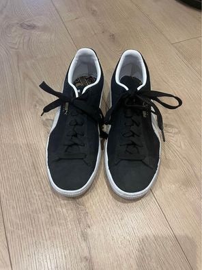 Sneakers, str. 40,5, Puma Suede,  Sort,  Næsten som ny, Str. 40,5. Brugt et par gange, men i rigtig 