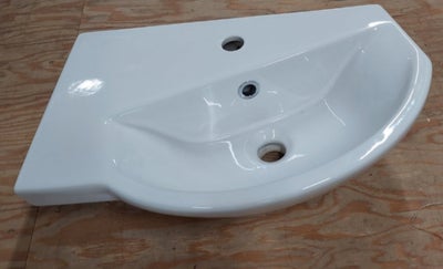 Hjørne håndvask porcelæn, Gustavsberg Logic 5198, hjørnemodel, overløb og hanehul.
Mål 57x37 cm Cera