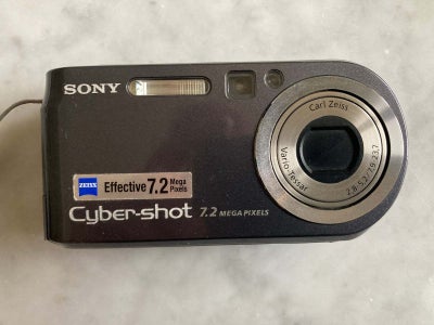 Sony, Cyber-shot, 7,2 megapixels, 3 x optisk zoom, Perfekt, Perfekt smart kamera.
Fra ikke ryger per