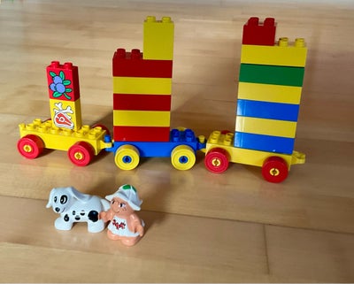 Lego Duplo, 3 vogne med klodser + 2 figurer, Meget velholdt.