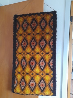 Vægtæppe, rya, retro, har altid kun hængt på væg, flot stand, måler 61 x 112 cm.