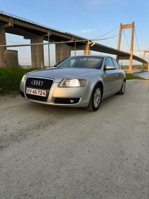 Audi A6, 2,4 V6, Benzin, 2005, km 395000, sølvmetal, træk, nysynet, klimaanlæg, aircondition, ABS, a