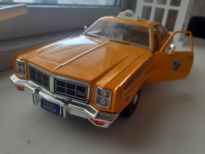 Modelbil, Greenlight Dodge 1978, skala 1:18, New York taxi cab. Dodge Monaco 1978 I 1:18.
I orginal 