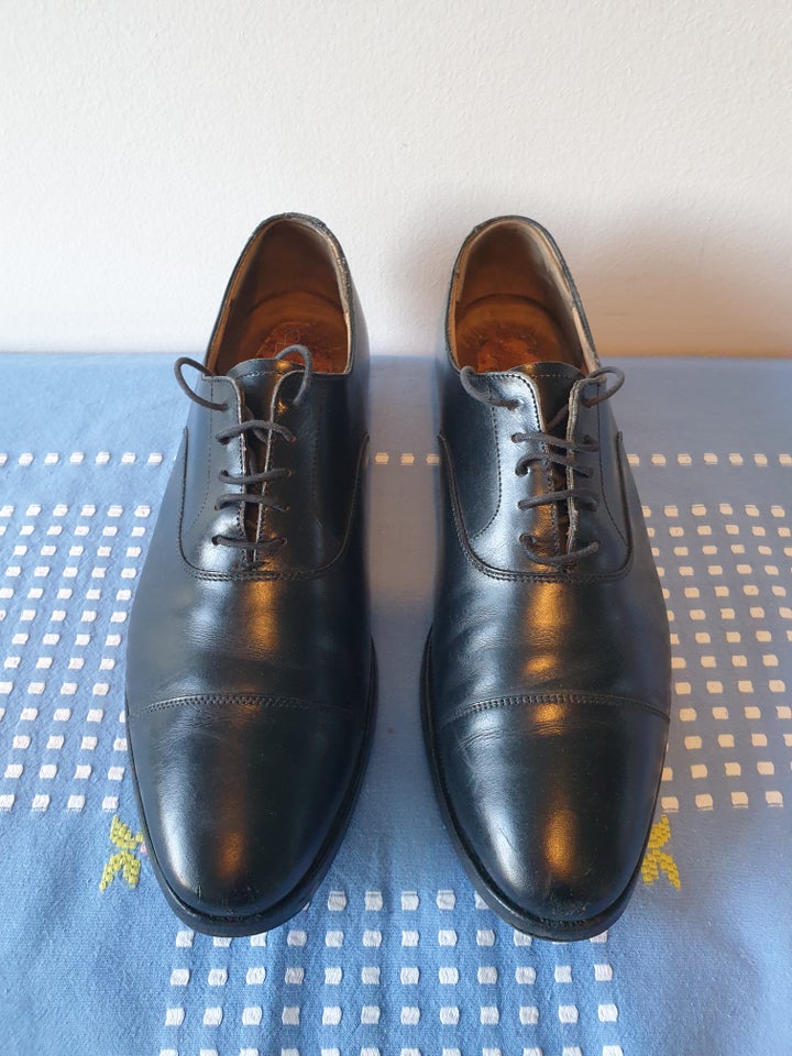 Herresko, Crockett & Jones, str. findes i flere str.