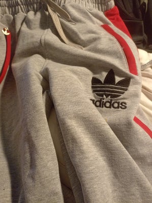 Find Adidas Bukser Rød DBA - og nyt og brugt