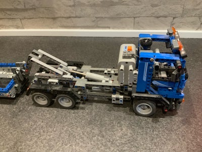 Lego Creator, 8052, Lego 8052 container truck
Udgået model
Tror den er komplet, men der kan mangle k