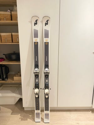 Alpinski, Nordica, str. 162, Nordica sentra S5X FDT+TP2
Længde: 162 cm
Niveau: øvede
Radius: 14,5
Må