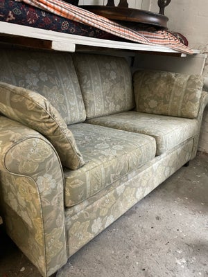 Sofa, Sød sofa i blomstrede stof. Fremstår ganske pæn. Måler ca 150 cm bred
Kan evt leveres i Kbh