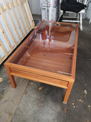 Sofabord, egetræ, b: 65 l: 125 h: 40, Pænt sofabord i olieret egetræ med glasplade. Velholdt med alm