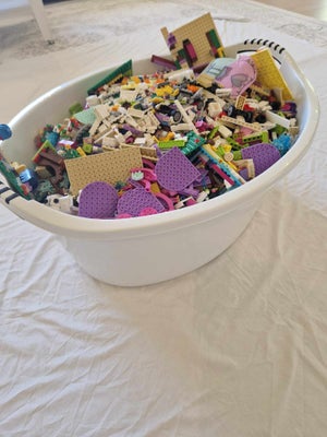 Lego Friends, Forskellige, En kæmpe samling af Lego Friends og Disney til salg.

Alt på billederne m
