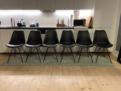 Spisebordsstol, PP/PU, KLARUP, b: 49 l: 85, 6 spisestuestole i sort plast og sæde i kunstlæder. Styk