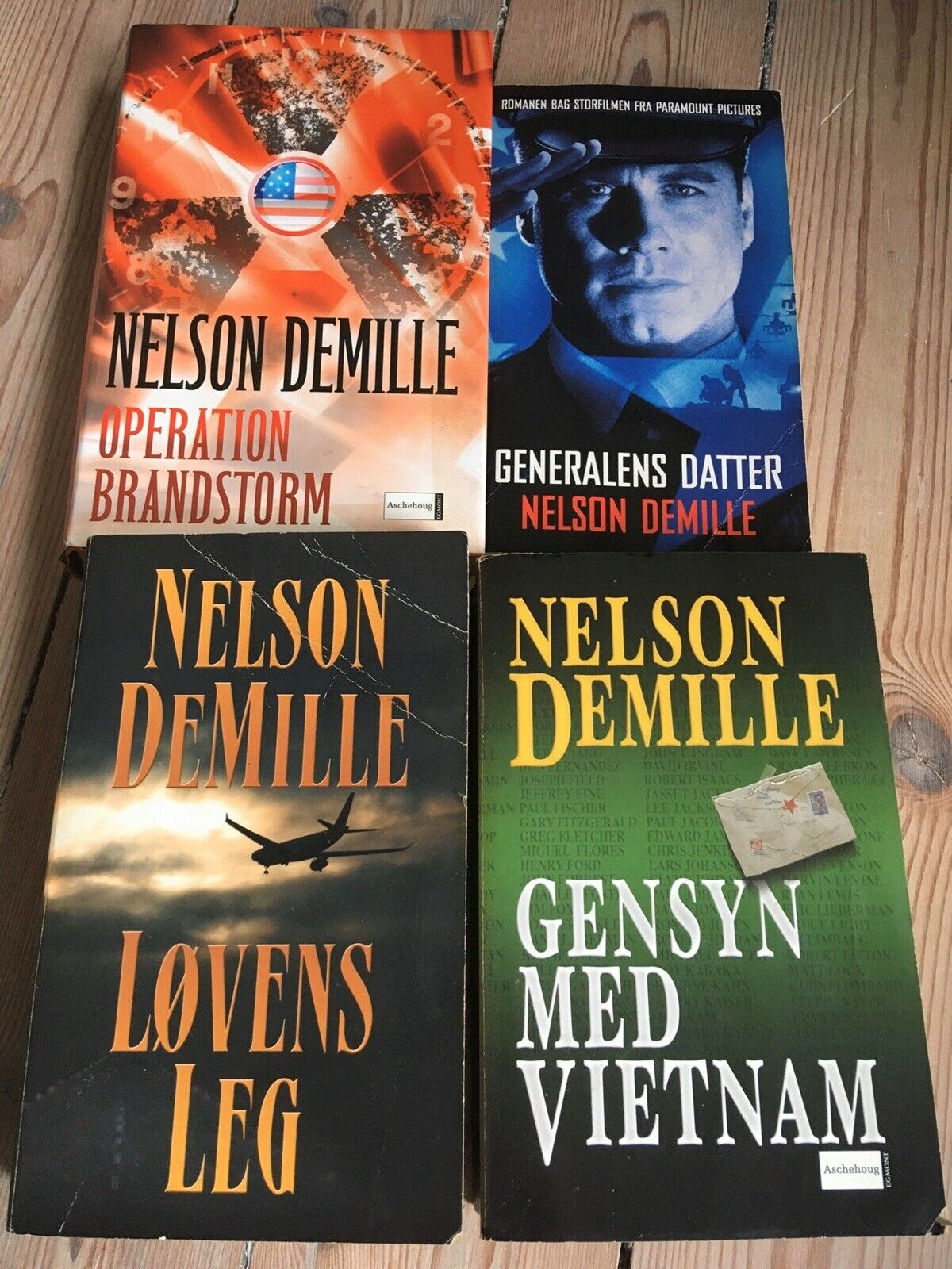 Seks titler, Nelson DeMille, genre: krimi og spænding