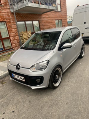 VW Up!, 1,0 60 Black Up!, Benzin, 2013, km 192000, 5-dørs, Jeg sælger min VW Up 1.0, den kører som d