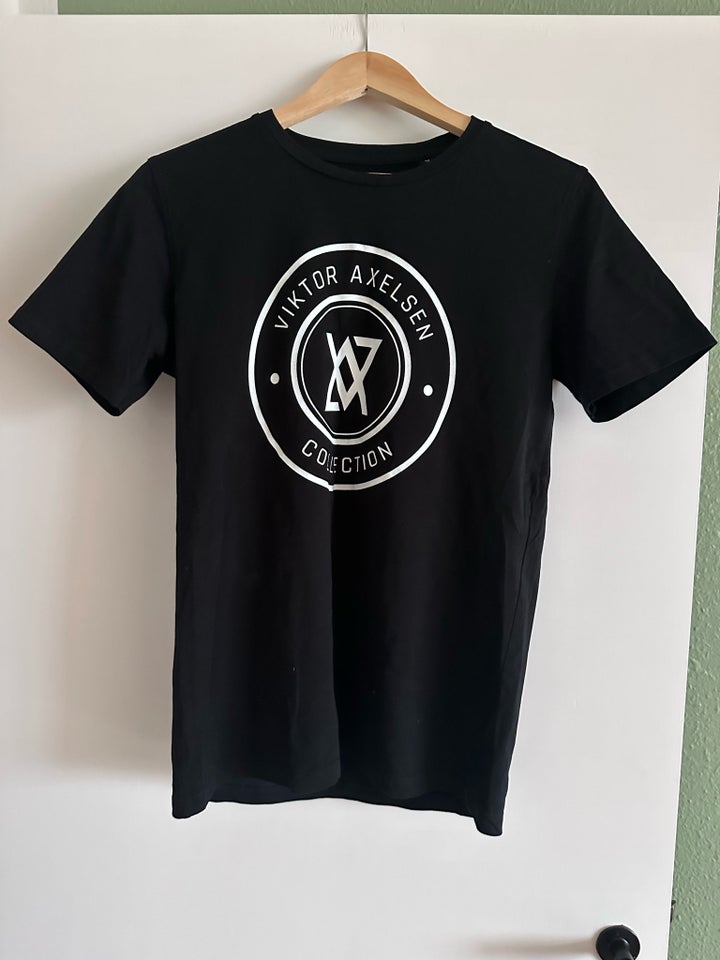 T shirt Viktor Axelsen str. M dba.dk K b og Salg af Nyt og Brugt