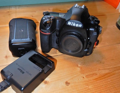 Nikon Nikon D 850, 45 megapixels, Perfekt, Velplejet. Medfølger 2stk batteri og oplader. Batterigreb