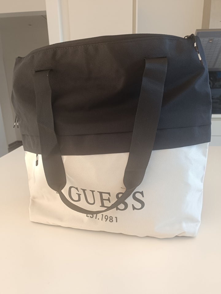 Anden taske, Guess