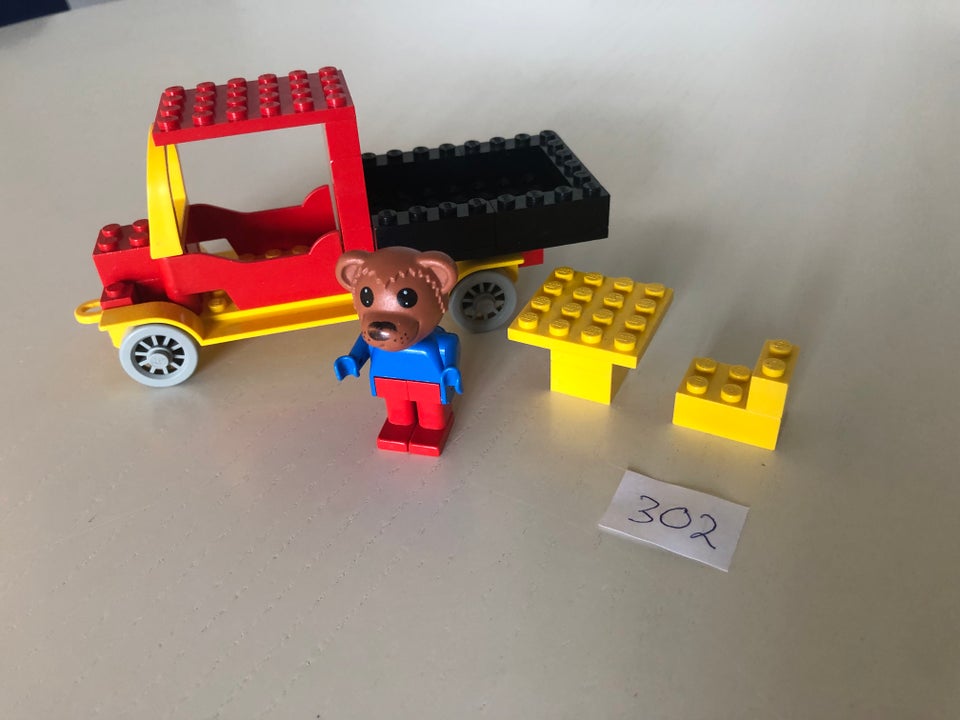 Lego Fabuland, 329-2 Bernard Bear and Pickup Truck