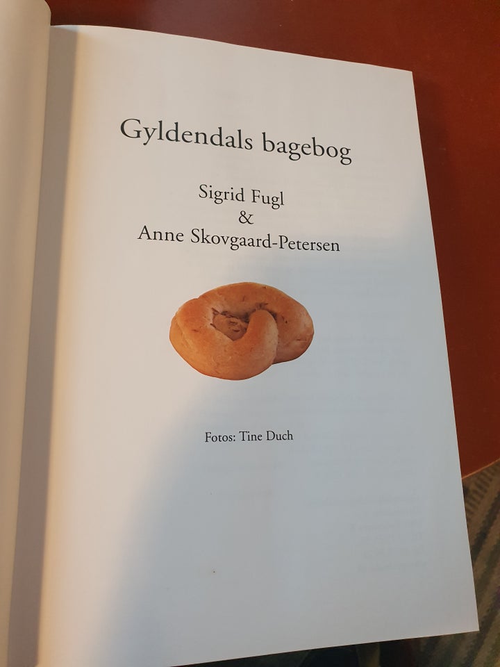 Gyldendals bagebog, Sigrid Fugl & Anne