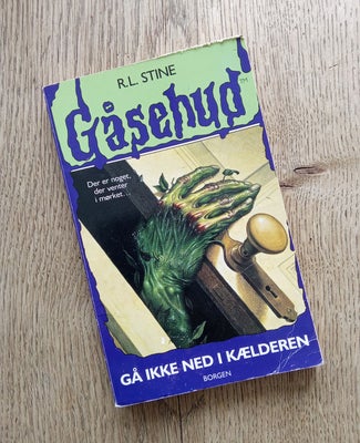 Gåsehud Gå ikke ned i kælderen, R. L. Stine, genre: gys, Bog i Gåsehud serien, på dansk. Se billede.