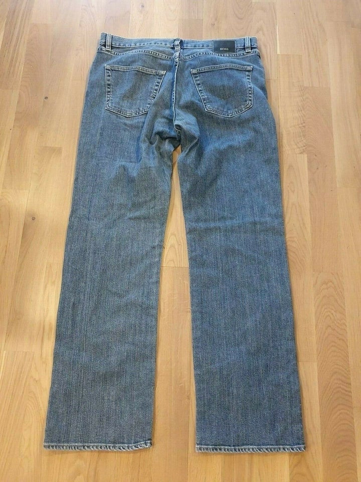 Jeans, Hugo Boss, str. 33