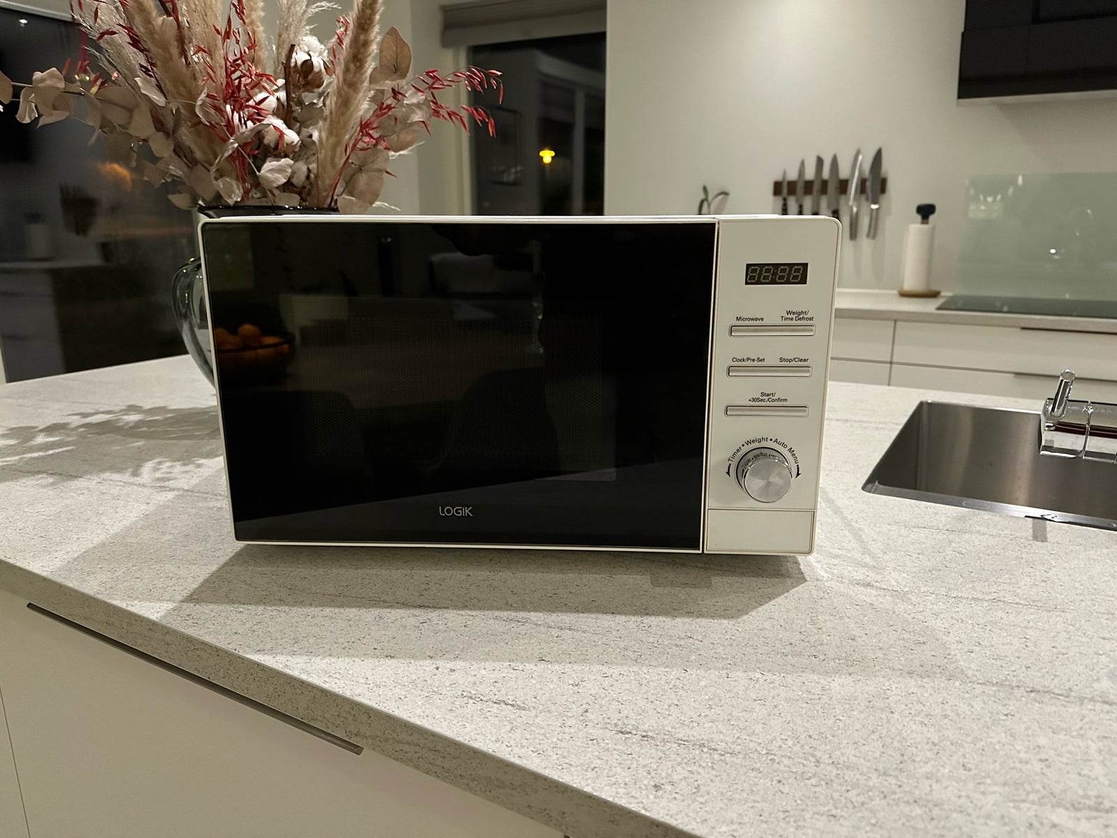 logik 17l microwave