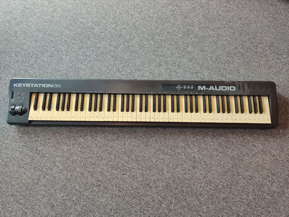 Midi keyboard, M-Audio Keystation 88