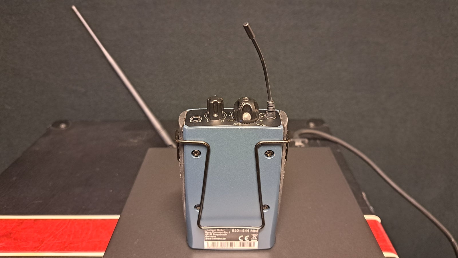 In-ear trådløst system med 3 sæt hovedtelefoner