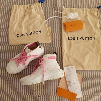 Sneakers, str. 37,5, Louis Vuitton,  hvid,  Næsten som ny, Louis Vuitton squad trainer boots 
Hvide 