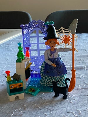Lego Belville, 5838, Belville. Den onde madam frost 5838. 
Lige samlet. Der mangler ingenting. 
Skal