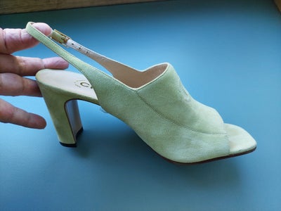 Sandaler, str. 38,5, Chanel,  Lysegrøn,  Fineste ruskind,  Næsten som ny, Chanel - Skønne lysegrønne