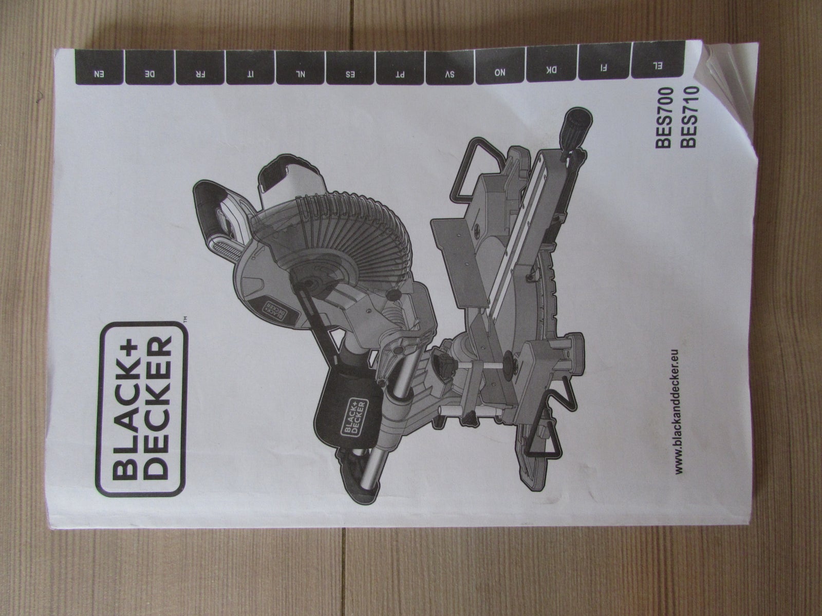 Geringssav, Black+ Decker BES700