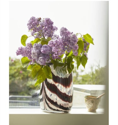 HAY Splash Vase Roll Neck, HAY, Super fin vase fra HAY, helt ny og aldrig brugt 
Kan sendes på køber