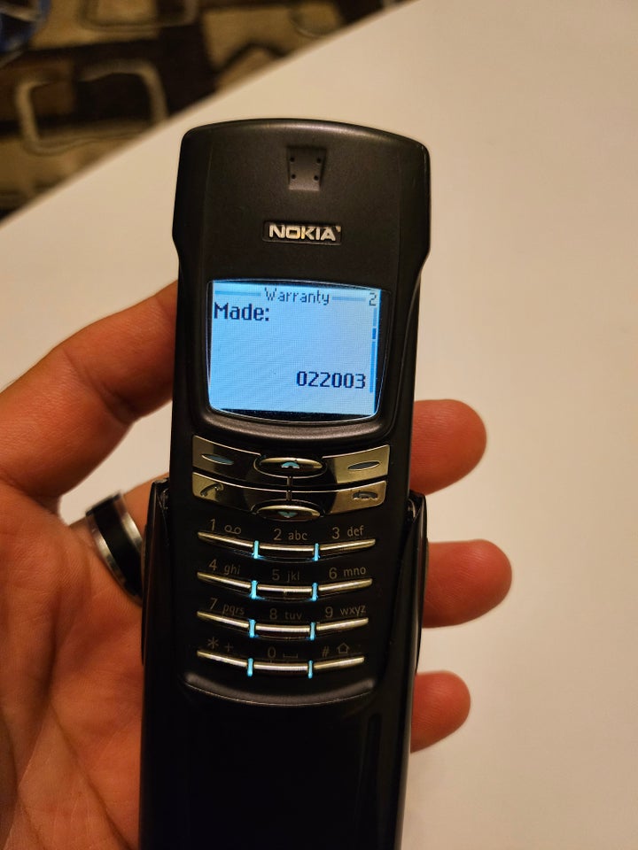 Nokia 8910i med farveskærm, God