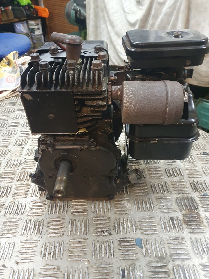 Briggs and Stratton motor