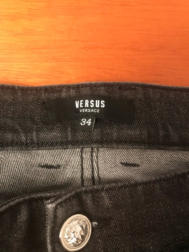 Jeans, Versace , str. 29