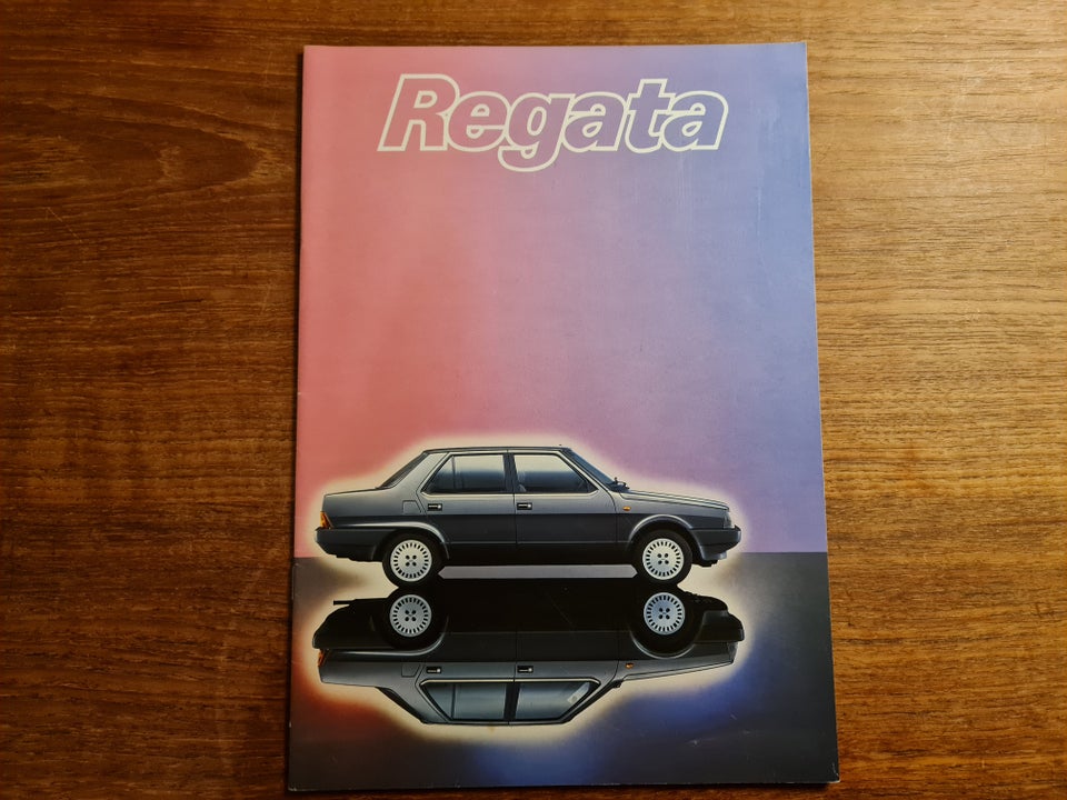 Fiat Regata modelbrochure fra 1984.
28 sider i f...