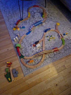 Togbane mm, Nyere BRIO togbane, brugt sparsomt og børnebørnene er interesseret i andet legetøj nu. M