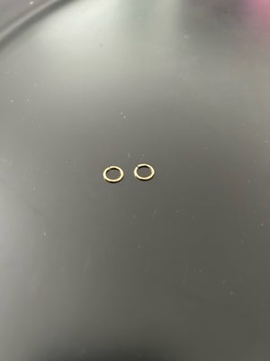 Øreringe, guld, Små øreringe i 14k guld (stemplet), 6 mm i diameter, gode til fx 2., 3. eller 4. hul