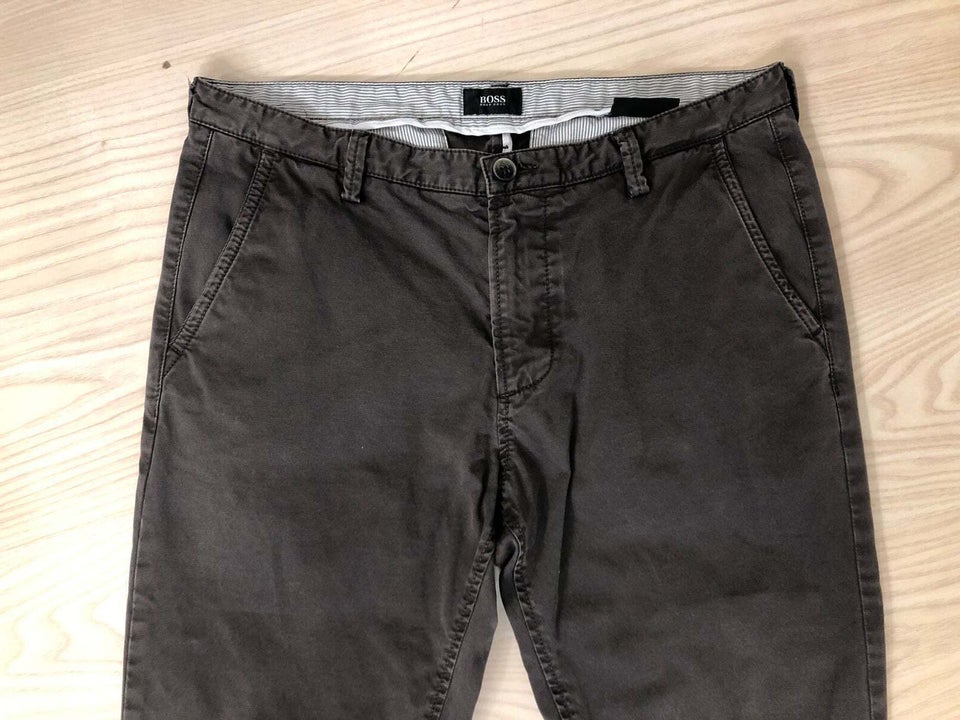 Chinos, Hugo Boss , str. 32