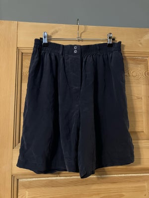 Shorts, Saint tropez, str. 38,  Navy mørkeblå ,  Silke,  God men brugt, Mørkeblå silkeshorts med sid