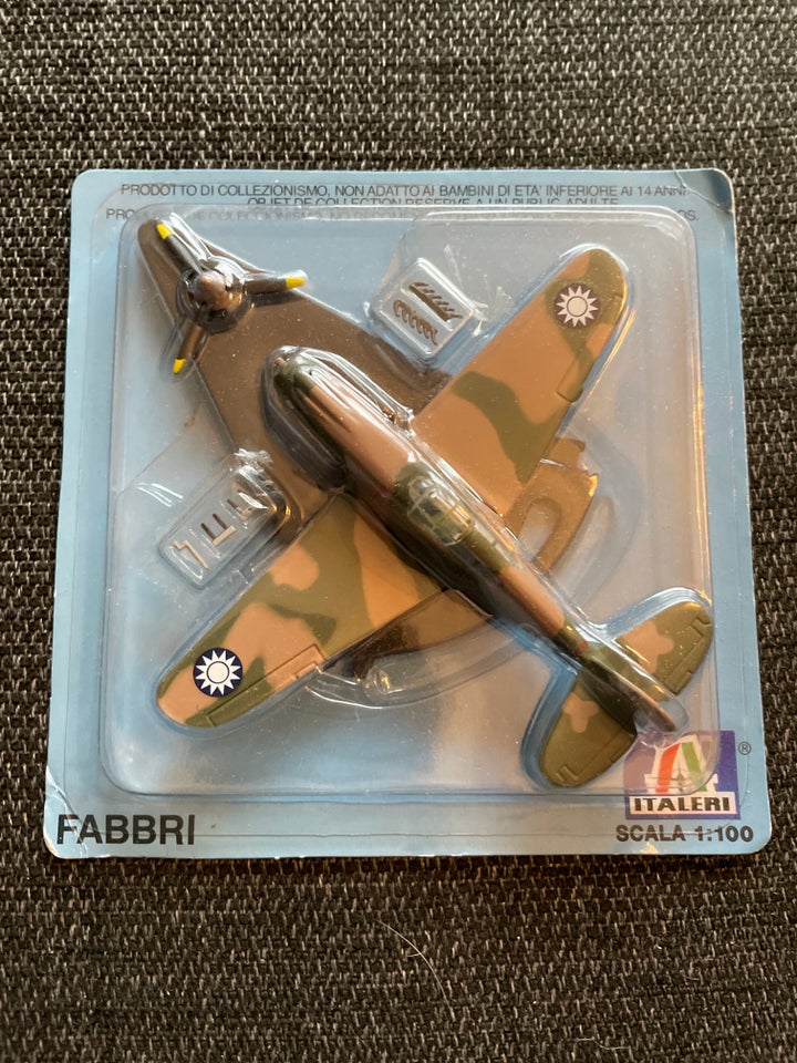 Modelfly, Italeri P-40, skala 1/100