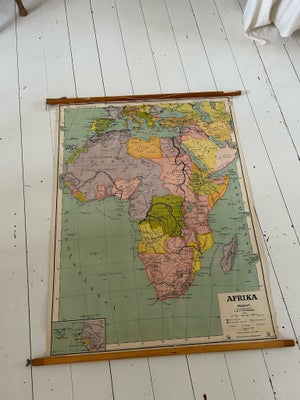 Landkort, Skolekort, Gammelt fint skolekort 111 cm x 87 cm. Med brugsspor som vist på billederne