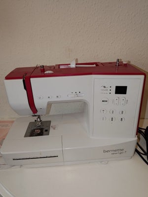 Symaskine, Elektronisk symaskine, Bernette sew&go 7 elektronisk symaskine. Virker som en drøm og er 