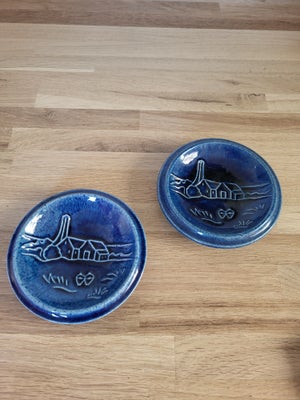 Keramik, Små platter fra Michael Andersen, Michael Andersen, Fine små blå platter. 50kr for begge
