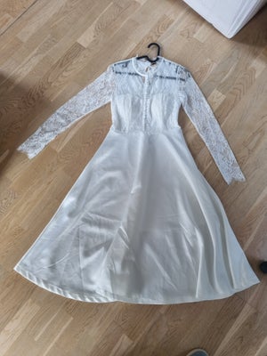 Konfirmationskjole, Ukendt, str. M,L, NY konfirmationskjole / gallakjole / bukser og jakker/blazer o