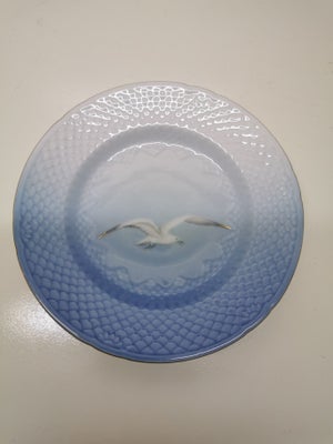 Porcelæn, Kage tallerken, Kagetallerken - Mågestel Guldkant

Kage tallerken 15,5 cm

Nr. 28A

1. og 