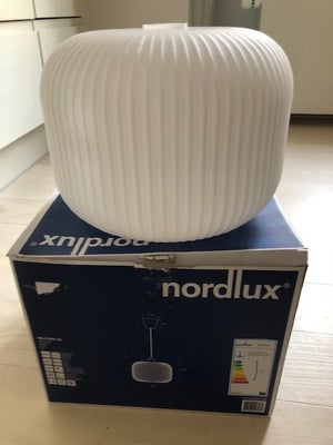 Pendel, Nordlux, 

Glas lampe 30 cm i diameter med stofledning, som ny.