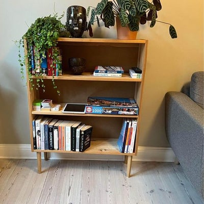 Reol, IKEA, Sælger denne bogreol fra IKEA’s Ivar-kollektion i fyrtræ. 
Fejler intet.

Selve skabet h
