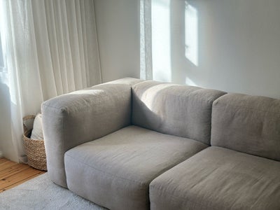 Sofa, 3 pers. , HAY, HAY Mags Soft 3 Seater
Stof: RUSKIN 05 beige stitches 

Dyb sofa med brede arml